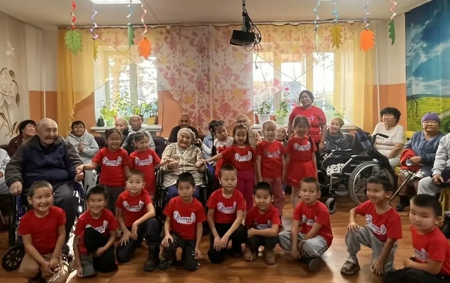 «Орлята России» согрели сердца наших дедушек и бабушек
